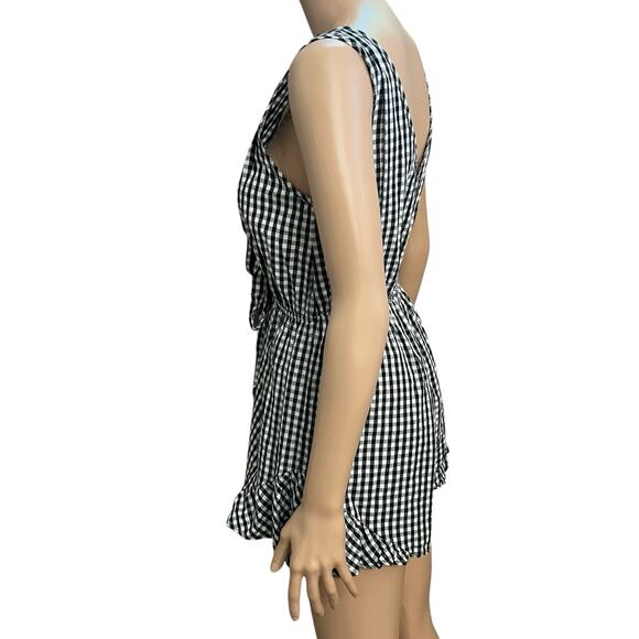 Fashion Nova Gingham Romper Medium Tied Front Ruffle Hem Cutout Cottage Coquette - Picture 3 of 7